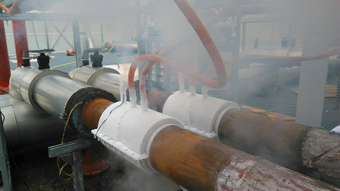 Obturation par cryogénisation de deux tuyauteries parallèles. Obturation par cryogénisation de deux tuyauteries parallèles.